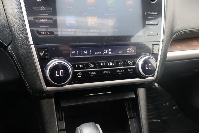 Subaru Outback Vehicle Full-screen Gallery Image 33