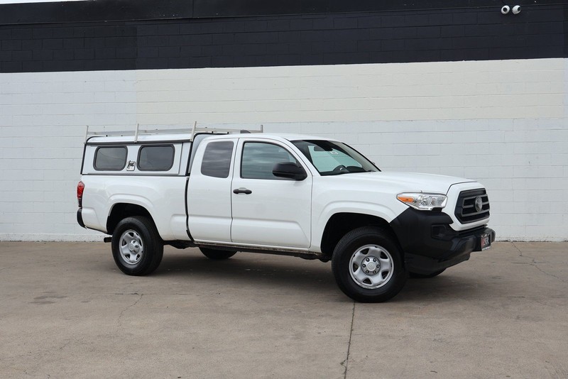 Toyota Tacoma 2WD Vehicle Full-screen Gallery Image 02