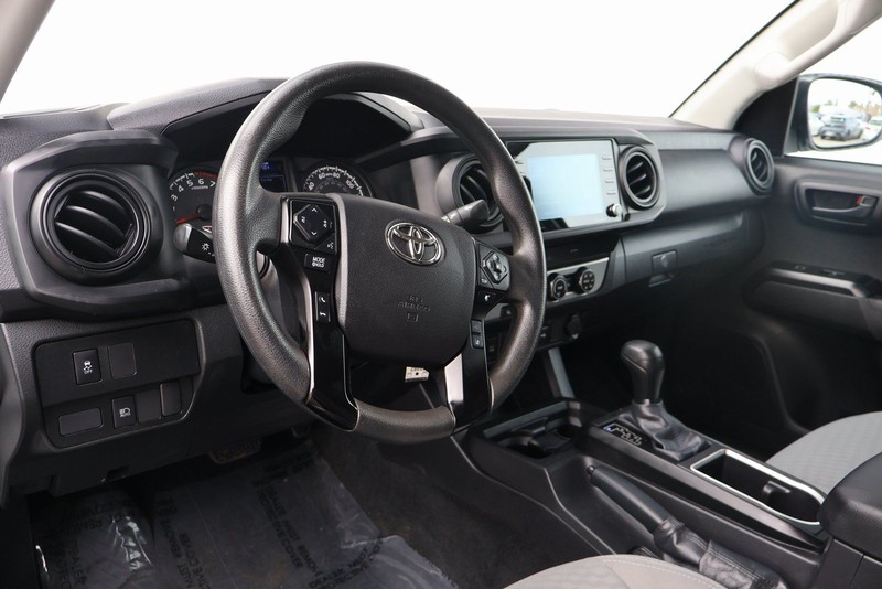 Toyota Tacoma 2WD Vehicle Full-screen Gallery Image 16