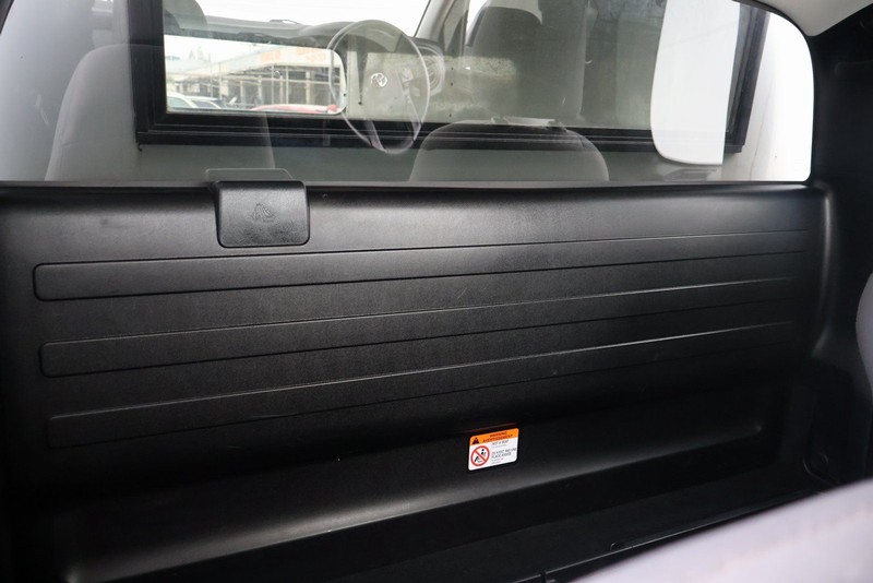 Toyota Tacoma 2WD Vehicle Full-screen Gallery Image 21