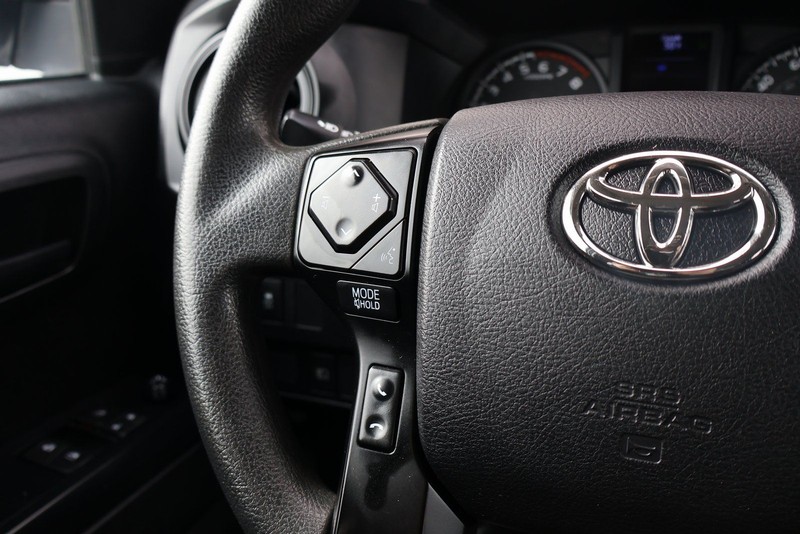 Toyota Tacoma 2WD Vehicle Full-screen Gallery Image 25