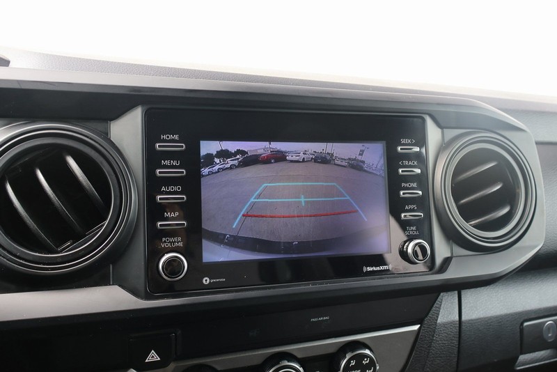 Toyota Tacoma 2WD Vehicle Full-screen Gallery Image 29