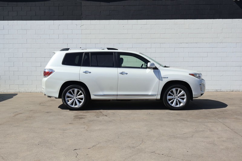 Toyota Highlander Hybrid Vehicle Full-screen Gallery Image 04