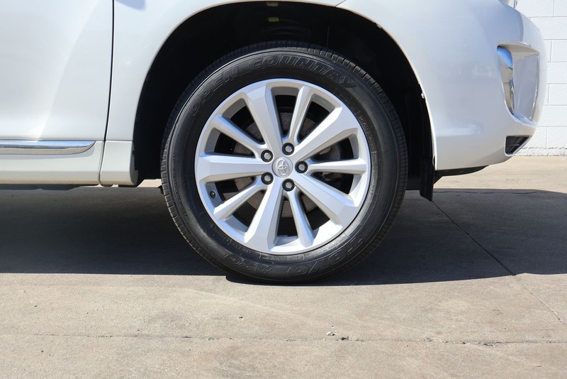 Toyota Highlander Hybrid Vehicle Full-screen Gallery Image 13