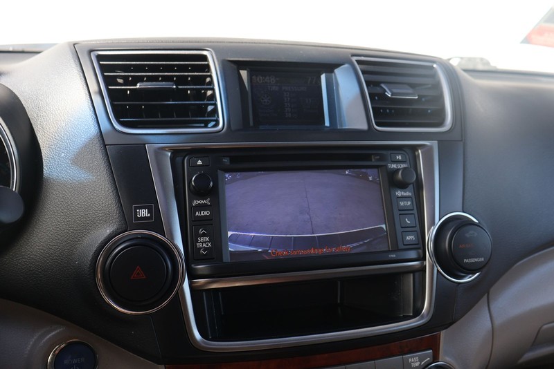 Toyota Highlander Hybrid Vehicle Full-screen Gallery Image 31