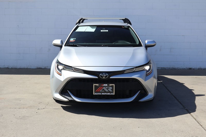 Toyota Corolla Hatchback Vehicle Full-screen Gallery Image 02