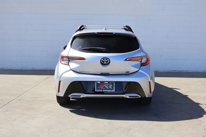 Toyota Corolla Hatchback Vehicle Full-screen Gallery Image 04