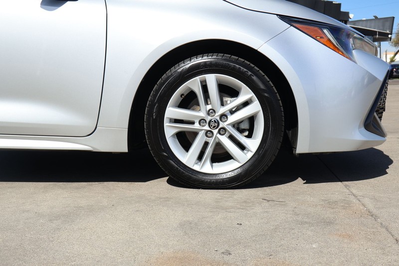 Toyota Corolla Hatchback Vehicle Full-screen Gallery Image 11