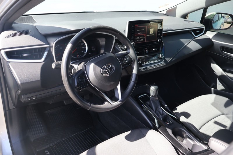 Toyota Corolla Hatchback Vehicle Full-screen Gallery Image 14