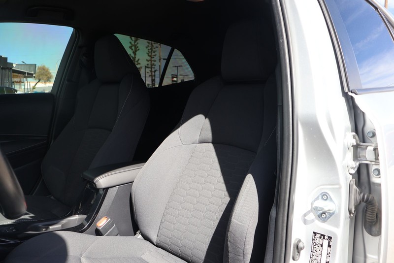 Toyota Corolla Hatchback Vehicle Full-screen Gallery Image 15