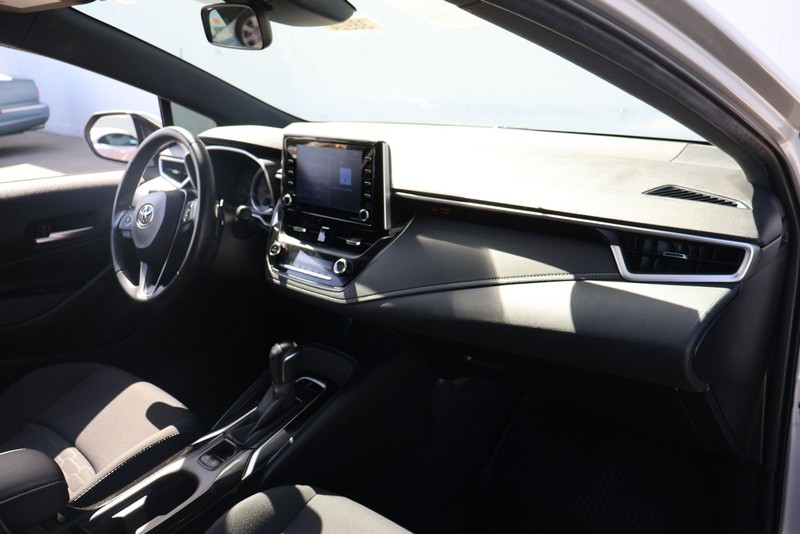 Toyota Corolla Hatchback Vehicle Full-screen Gallery Image 17