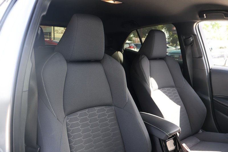 Toyota Corolla Hatchback Vehicle Full-screen Gallery Image 18