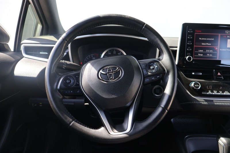 Toyota Corolla Hatchback Vehicle Full-screen Gallery Image 22