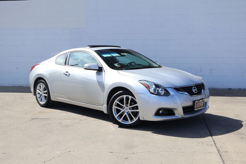 2011 Nissan Altima Coupe 3.5 SR