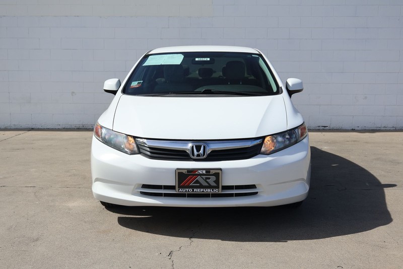 Honda Civic Sedan Vehicle Full-screen Gallery Image 02