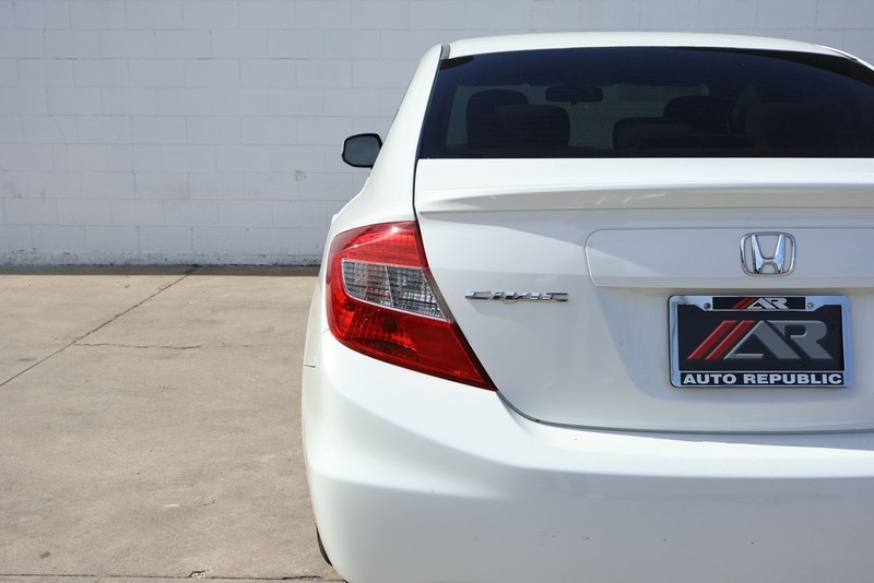 Honda Civic Sedan Vehicle Full-screen Gallery Image 07