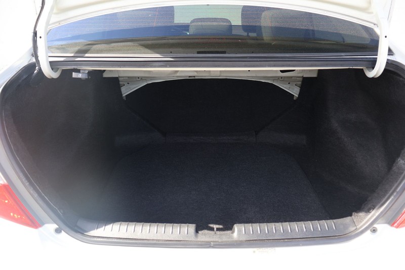 Honda Civic Sedan Vehicle Full-screen Gallery Image 08