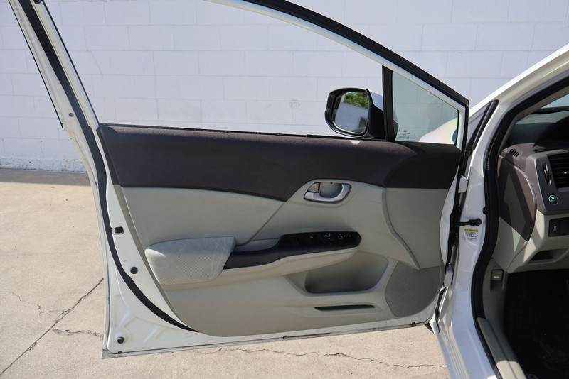 Honda Civic Sedan Vehicle Full-screen Gallery Image 14