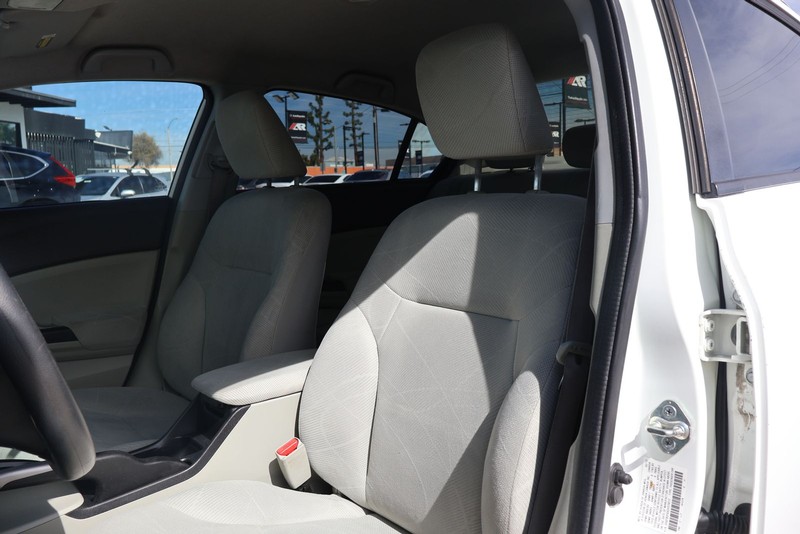 Honda Civic Sedan Vehicle Full-screen Gallery Image 17