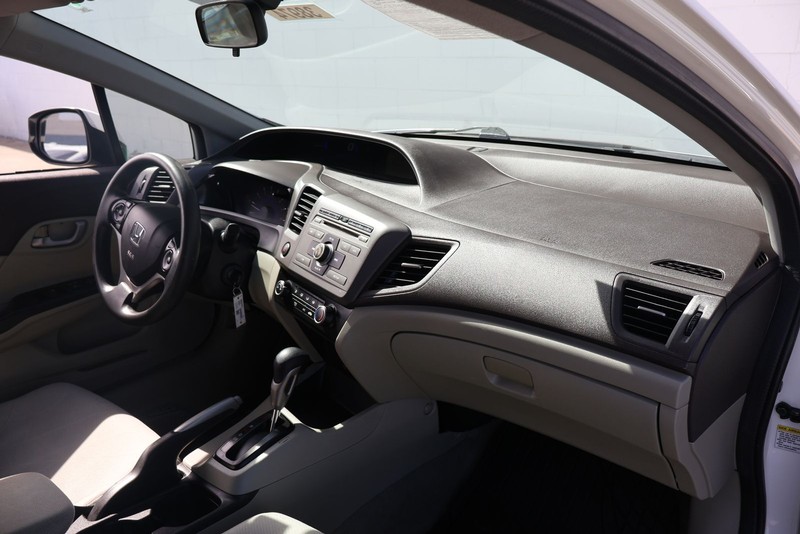 Honda Civic Sedan Vehicle Full-screen Gallery Image 19