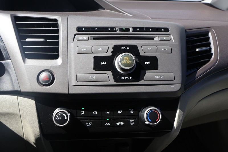 Honda Civic Sedan Vehicle Full-screen Gallery Image 29