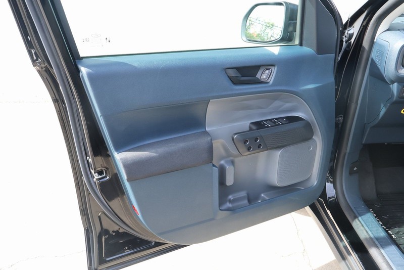 Ford Maverick Vehicle Full-screen Gallery Image 15