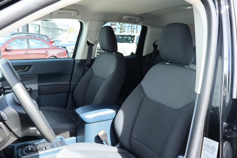 Ford Maverick Vehicle Full-screen Gallery Image 19