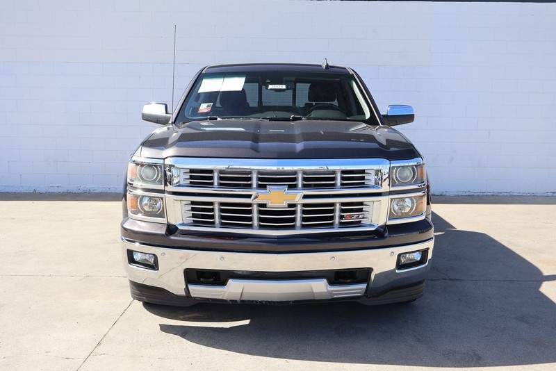 Chevrolet Silverado 1500 Vehicle Full-screen Gallery Image 03