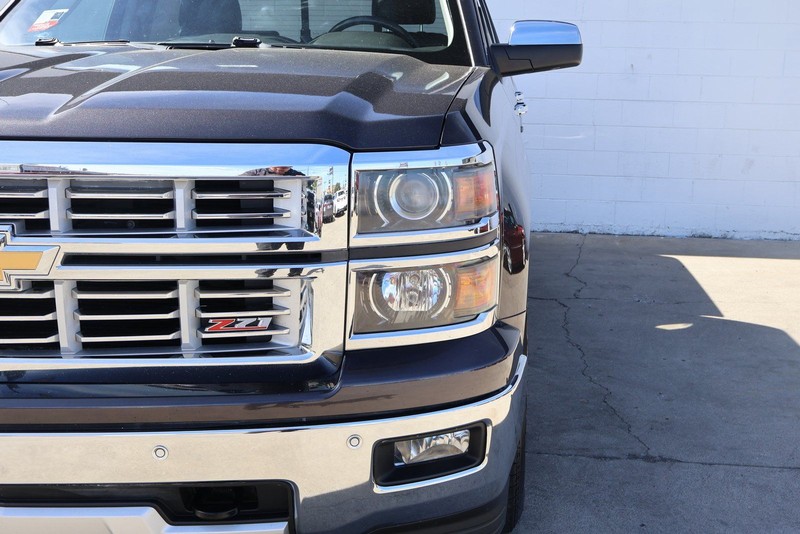 Chevrolet Silverado 1500 Vehicle Full-screen Gallery Image 04