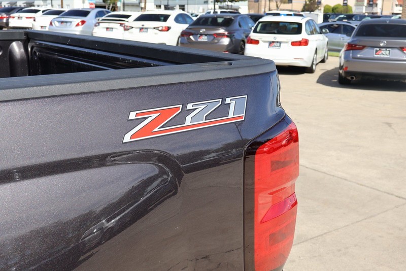 Chevrolet Silverado 1500 Vehicle Full-screen Gallery Image 15