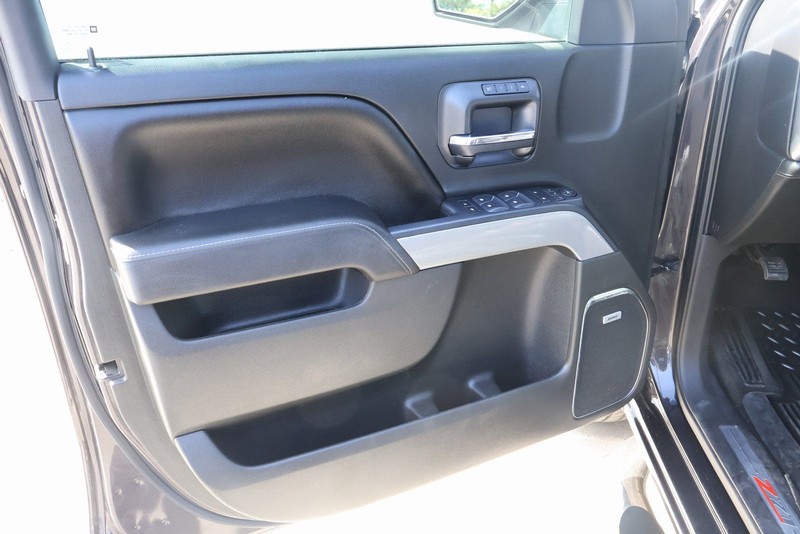 Chevrolet Silverado 1500 Vehicle Full-screen Gallery Image 18