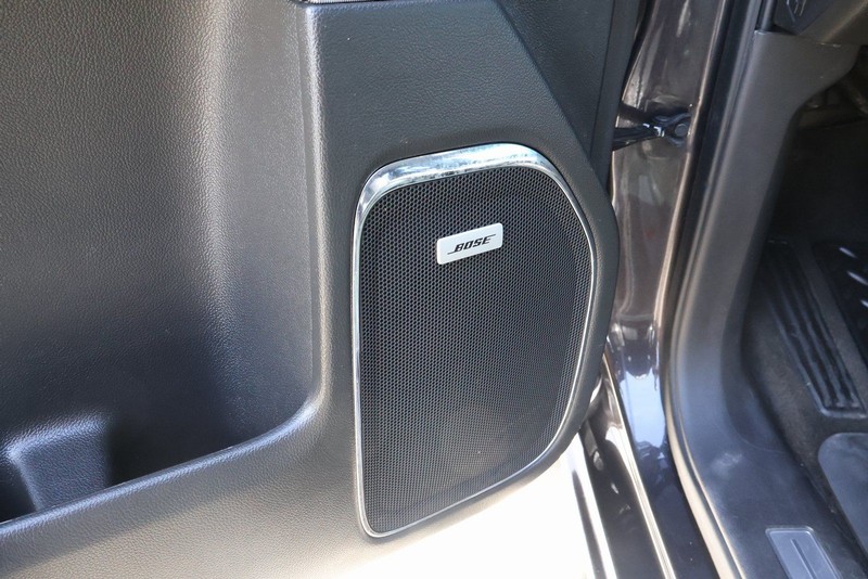 Chevrolet Silverado 1500 Vehicle Full-screen Gallery Image 19