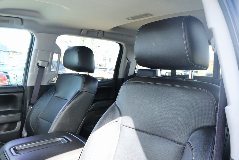 Chevrolet Silverado 1500 Vehicle Full-screen Gallery Image 24