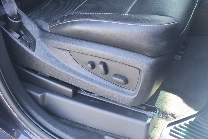 Chevrolet Silverado 1500 Vehicle Full-screen Gallery Image 26