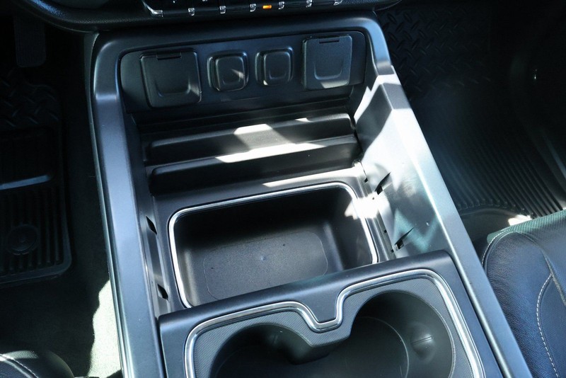 Chevrolet Silverado 1500 Vehicle Full-screen Gallery Image 38