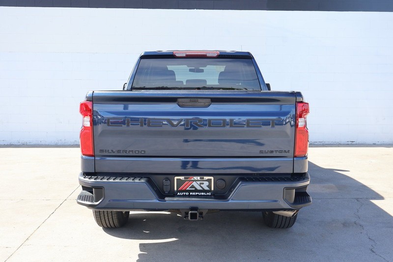 Chevrolet Silverado 1500 Vehicle Full-screen Gallery Image 06