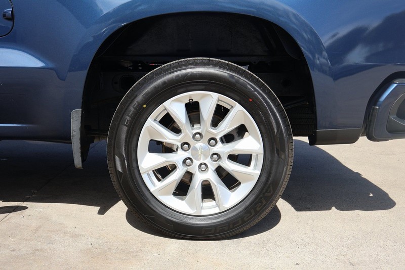 Chevrolet Silverado 1500 Vehicle Full-screen Gallery Image 17