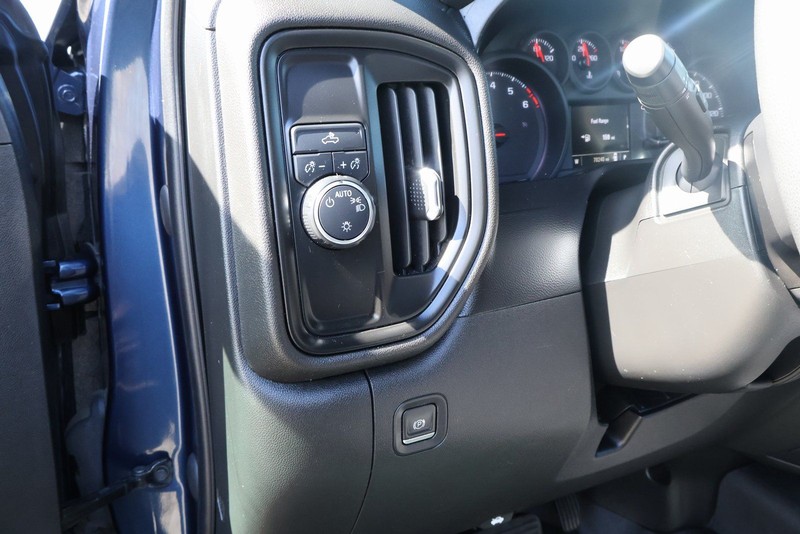 Chevrolet Silverado 1500 Vehicle Full-screen Gallery Image 20