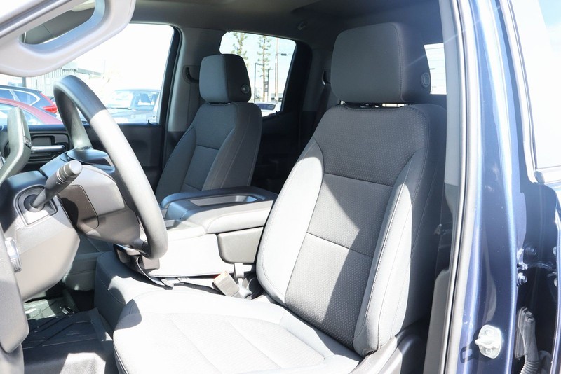 Chevrolet Silverado 1500 Vehicle Full-screen Gallery Image 21