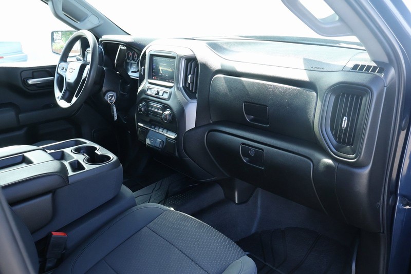 Chevrolet Silverado 1500 Vehicle Full-screen Gallery Image 23