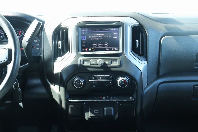 Chevrolet Silverado 1500 Vehicle Full-screen Gallery Image 31