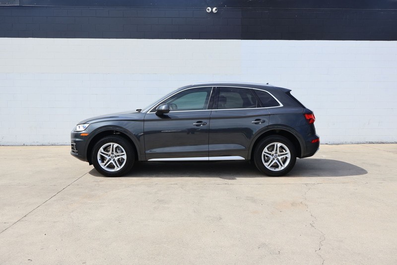 Audi Q5 Vehicle Full-screen Gallery Image 11