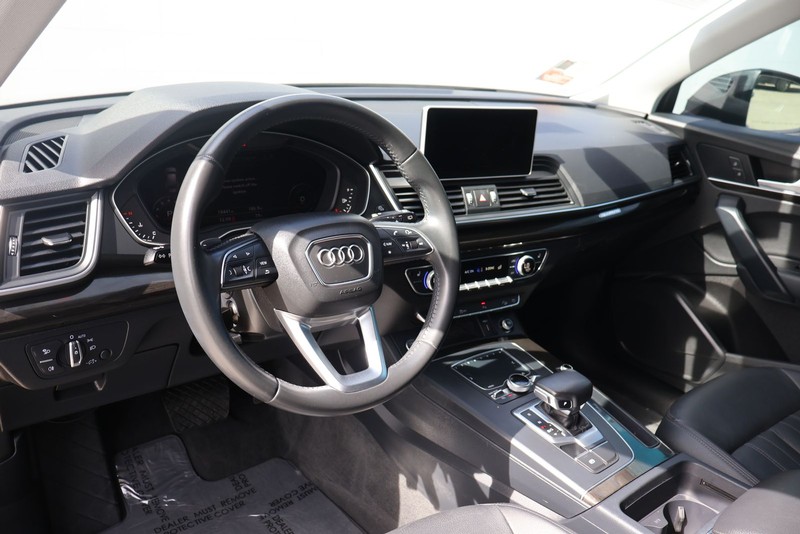 Audi Q5 Vehicle Full-screen Gallery Image 17