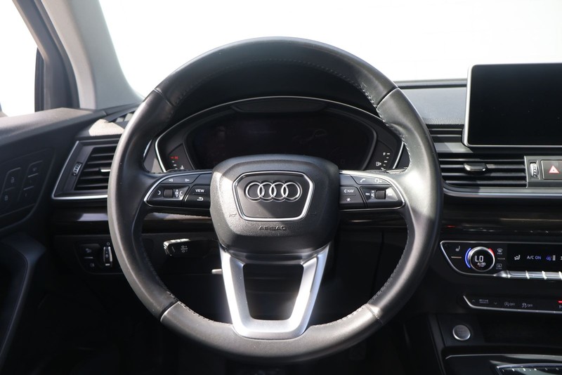 Audi Q5 Vehicle Full-screen Gallery Image 26