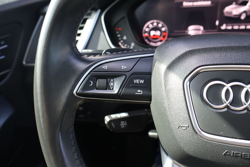 Audi Q5 Vehicle Full-screen Gallery Image 27