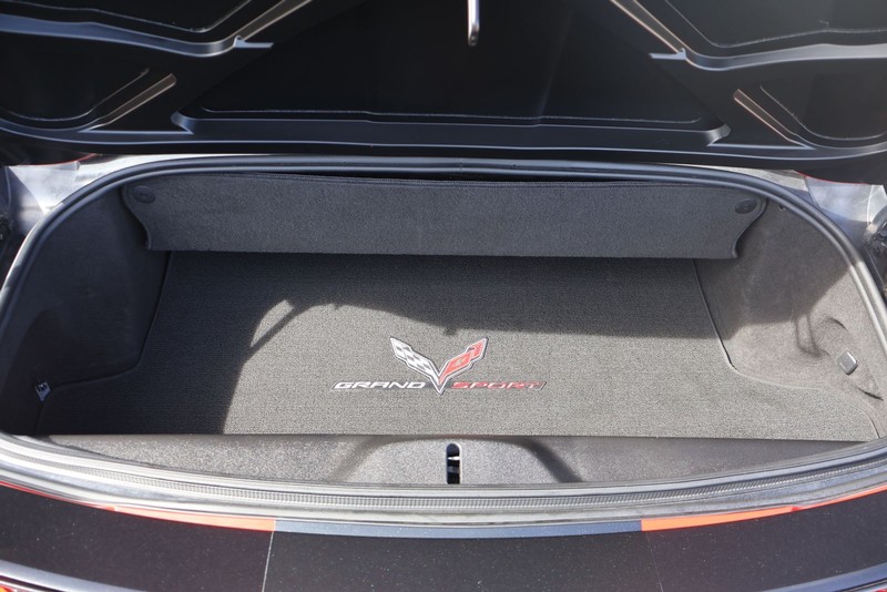 Chevrolet Corvette Vehicle Full-screen Gallery Image 08