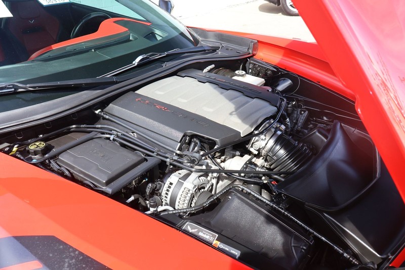 Chevrolet Corvette Vehicle Full-screen Gallery Image 13