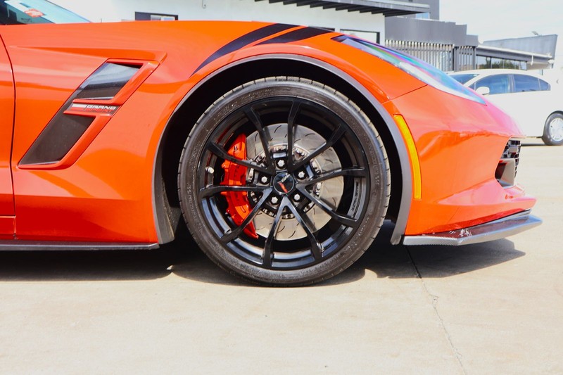 Chevrolet Corvette Vehicle Full-screen Gallery Image 14