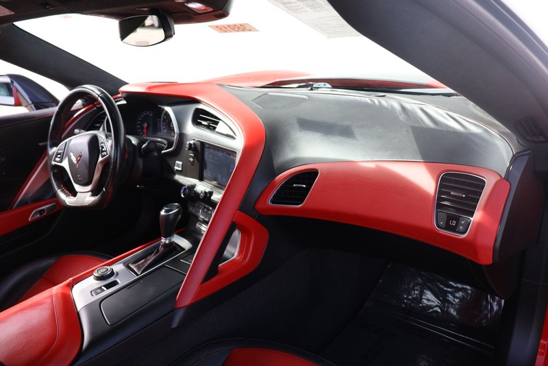 Chevrolet Corvette Vehicle Full-screen Gallery Image 20