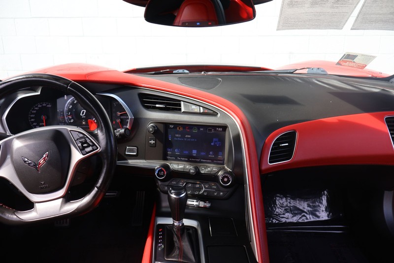 Chevrolet Corvette Vehicle Full-screen Gallery Image 22